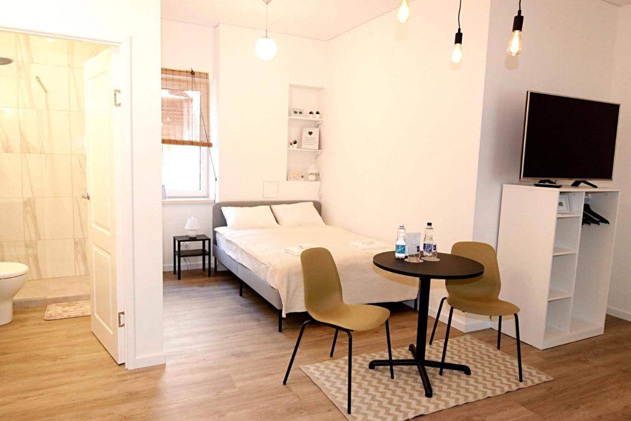 Minimalist Studio Old Town Apartments By Hostlovers Kaunas Eksteriør billede