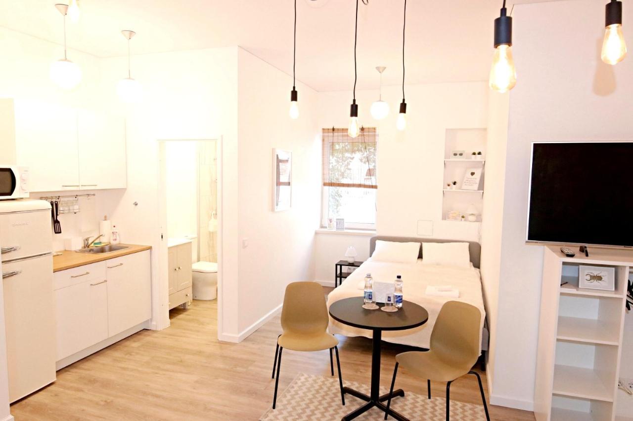 Minimalist Studio Old Town Apartments By Hostlovers Kaunas Eksteriør billede